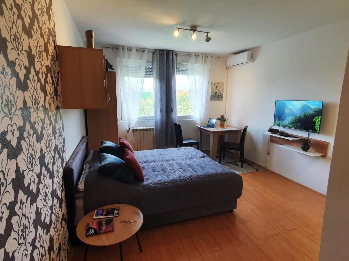 Apartman 64 - Besplatan Parking Za Goste 诺威萨 外观 照片