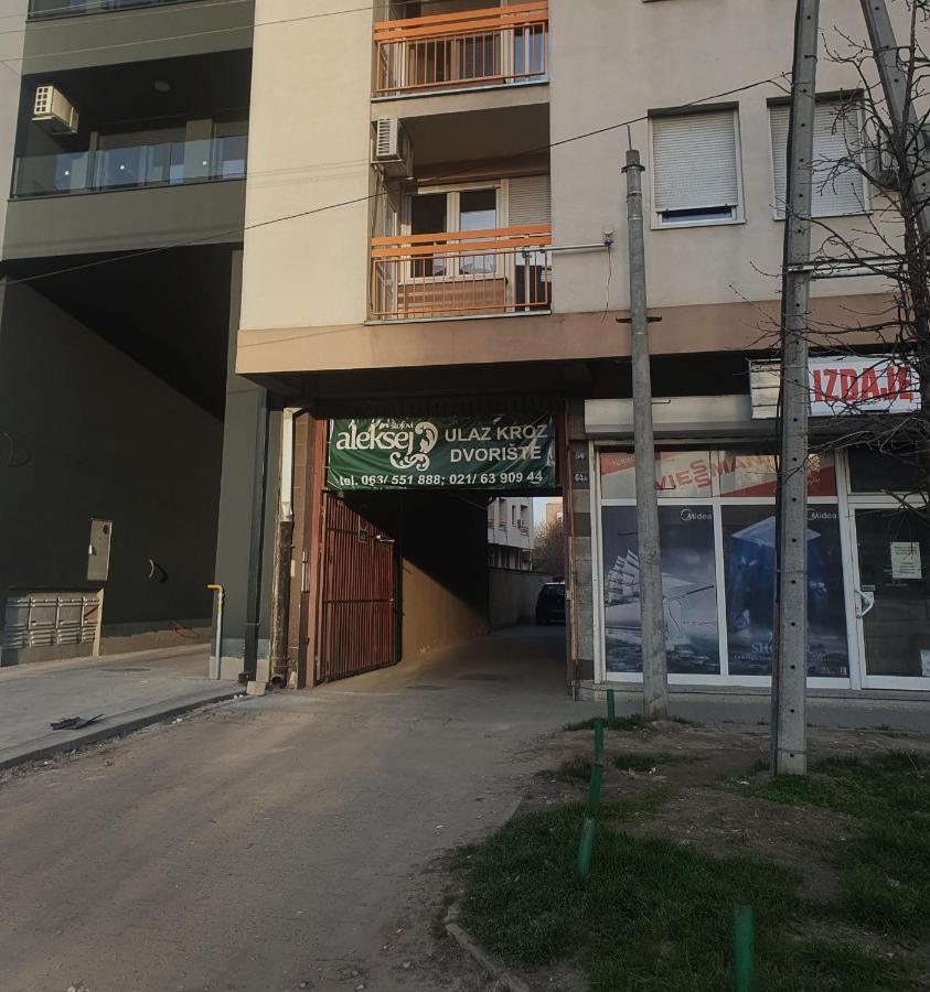 Apartman 64 - Besplatan Parking Za Goste 诺威萨 外观 照片